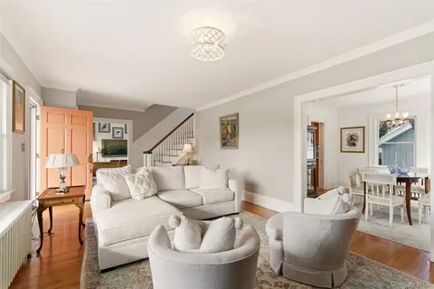 $775,000 | 5 Fenwick Street, Greenlawn, NY 11740