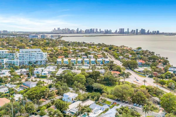$18,000 | 4975 Delaware Avenue, Miami Beach, FL 33140