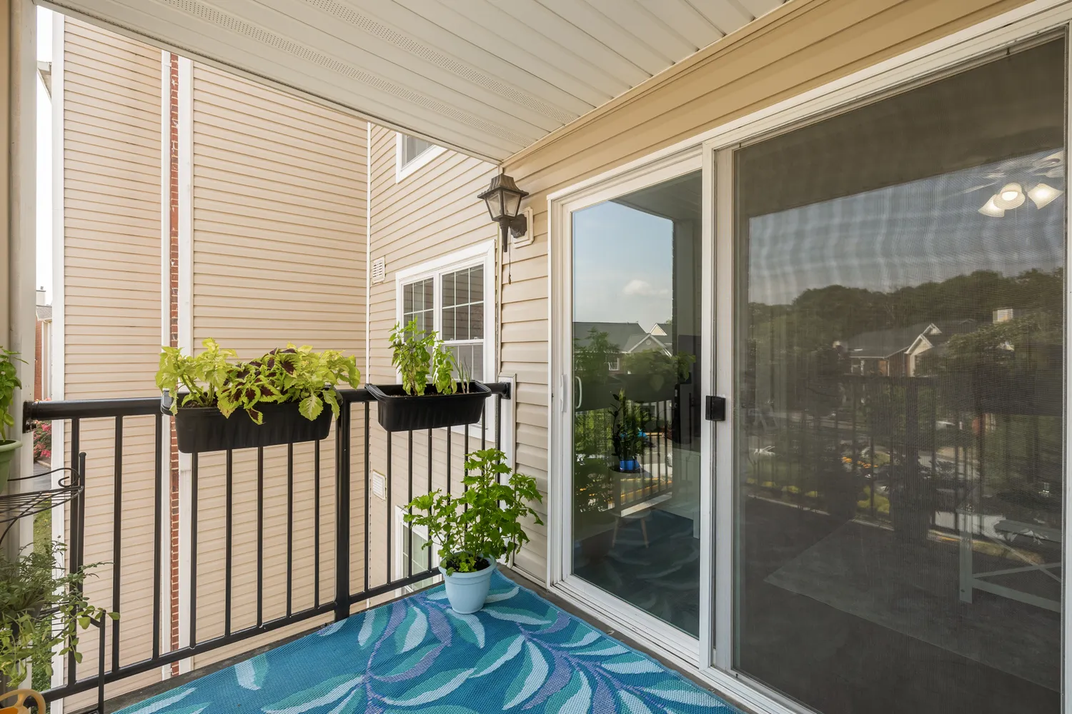 $275,000 | 3309 Wyndham Circle, Unit 3180, Alexandria, VA 22302