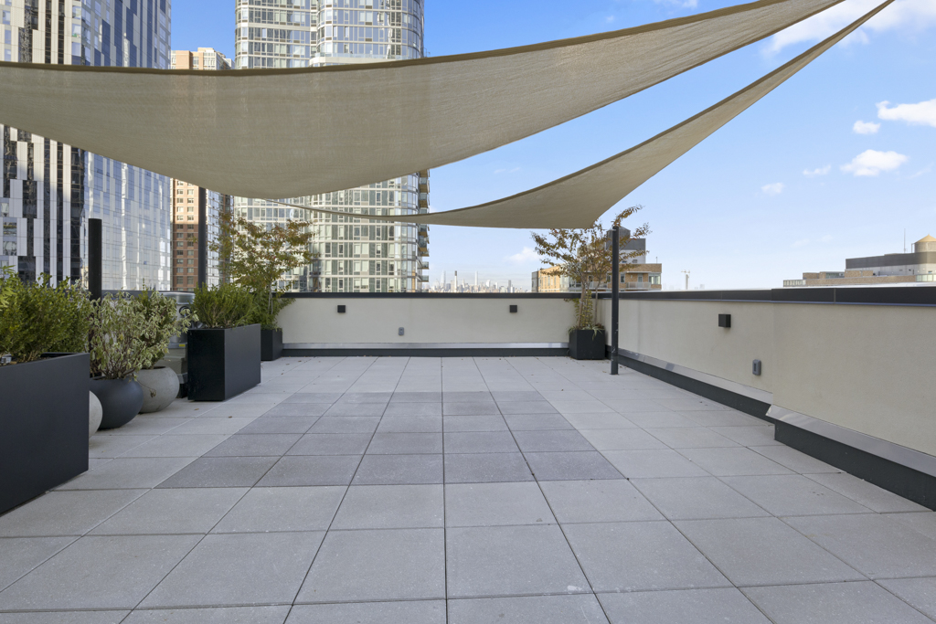 112 Fleet Place, Unit 5A Brooklyn, NY 11201 - Photo 34 of 36