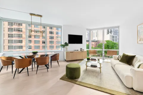 $1,850,000 | 225 East 34th Street, Unit 5E | Murray Hill