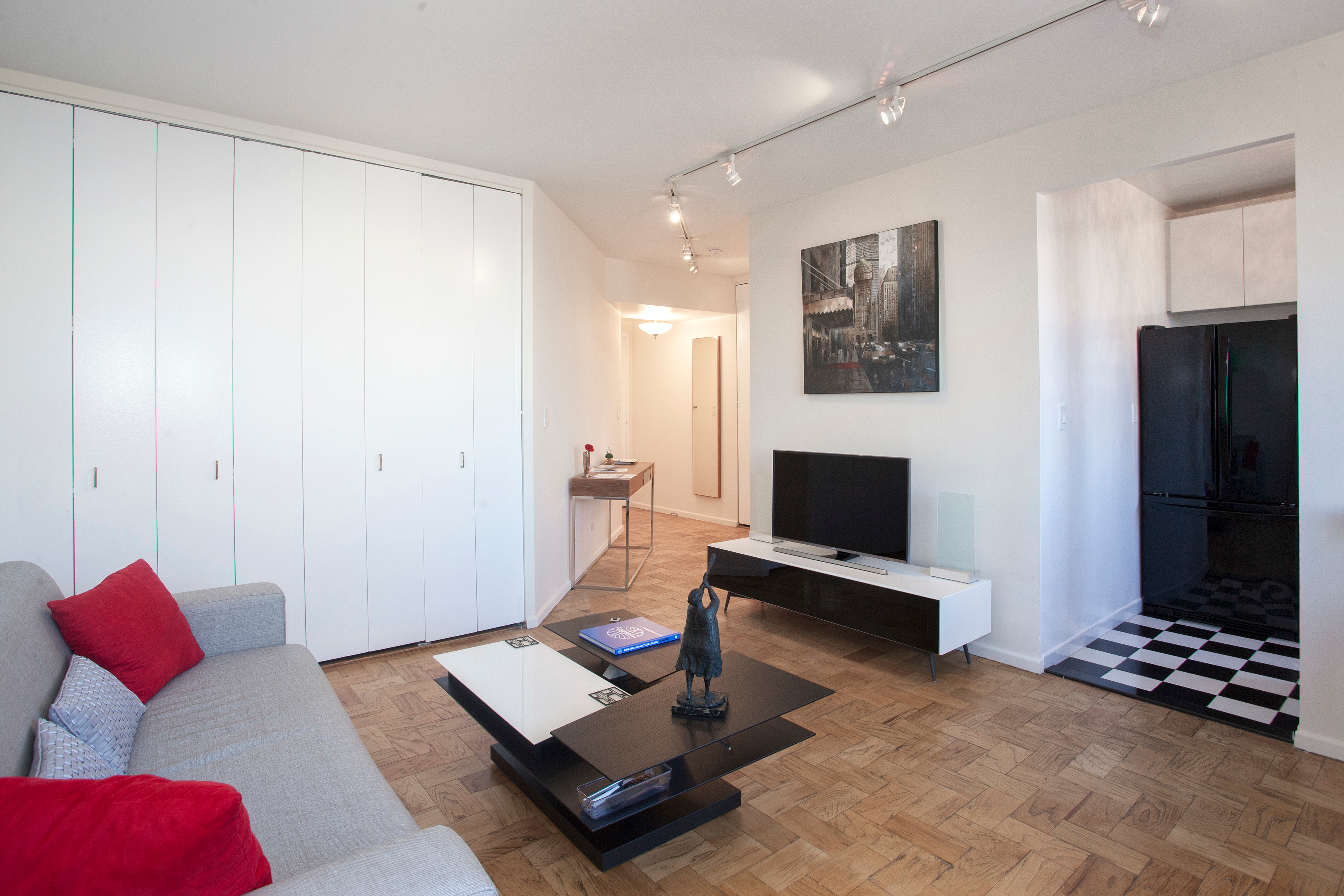 455 East 86th Street, Unit 19D Manhattan, NY 10028 - Photo 2 of 10