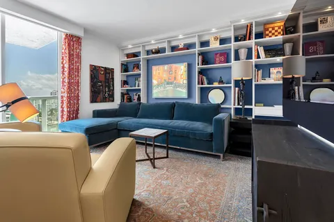 $2,295,000 | 10 Venetian Way, Unit 904, Miami Beach, FL 33139