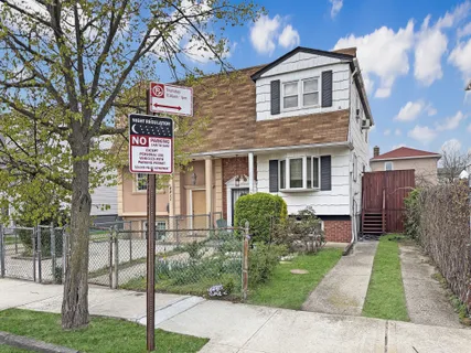 $780,000 | 4209 Nautilus Avenue | Seagate