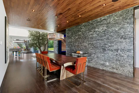 $20,800,000 | 3000 Benedict Canyon Drive, Beverly Hills, CA 90210