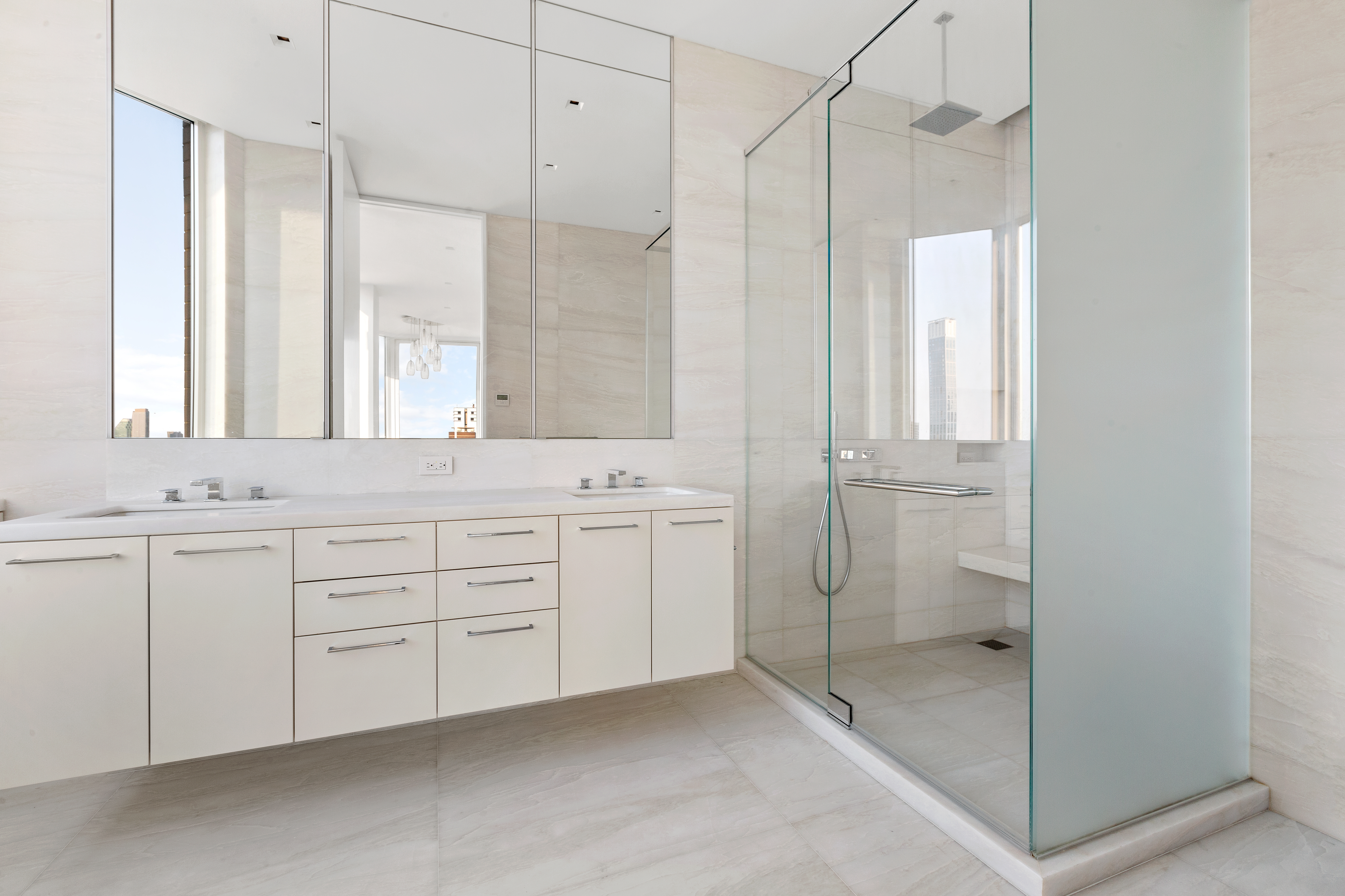 200 East 65th Street, Unit 38S Manhattan, NY 10065 - Photo 12 of 13