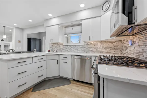 $709,000 | 1 Yardley Court, Mount Laurel, NJ 08054