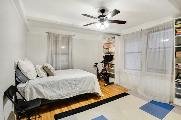$725,000 | 205 East 78th Street, Unit 2T | Upper East Side