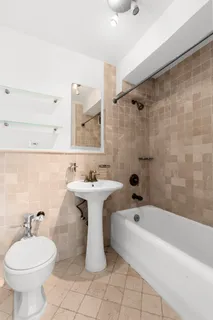 $840,000 | 200 East 16th Street, Unit 14K | Gramercy
