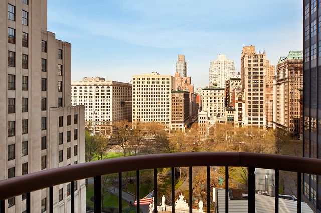 45 East 25th Street, Unit 16A Manhattan, NY 10010 - Photo 4 of 6 a view of a city with tall buildings