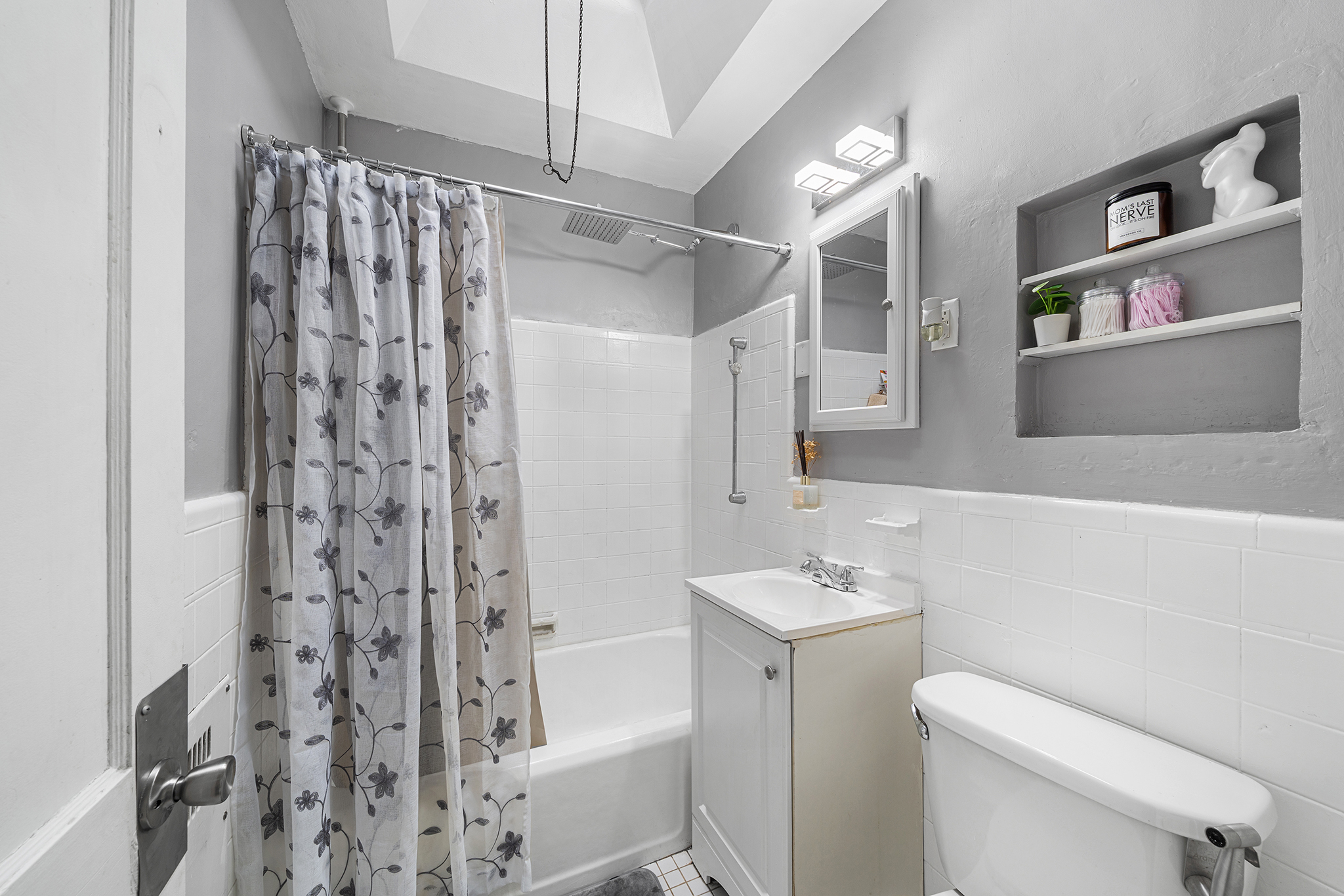 223 St Laurence Road Upper Darby, PA 19082 - Photo 15 of 28