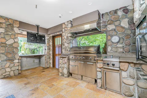 $2,300,000 | 165 Swaim Avenue | Huguenot