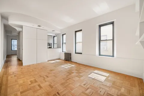 $540,000 | 327 West 83rd Street, Unit 6B | Upper West Side