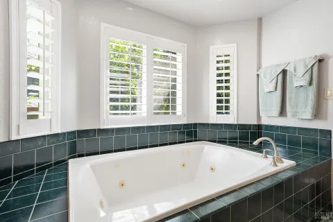 $1,150,000 | 1560 Crane Terrace, Ukiah, CA 95482