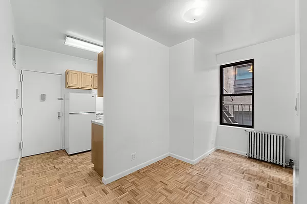 Broome Street Manhattan, NY 10013 - Photo 8 of 11 Gallery Image 8