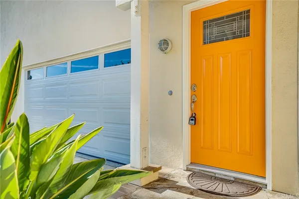 $3,195 | 301 Oswego Avenue, Huntington Beach, CA 92648