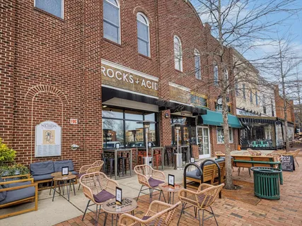 $785,000 | 913 Edgewater Circle, Chapel Hill, NC 27516