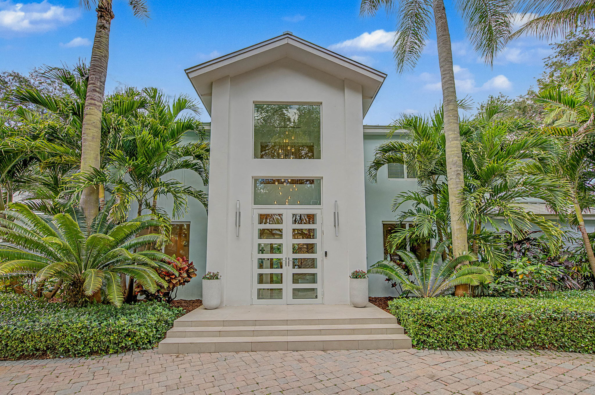 5790 Southwest 96th Street Pinecrest, FL 33156 - Photo 2 of 38