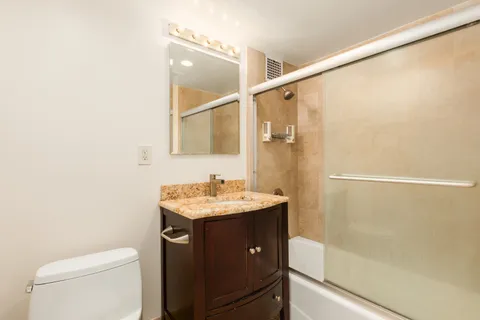 $580,000 | 401 East 65th Street, Unit 2J | Lenox Hill