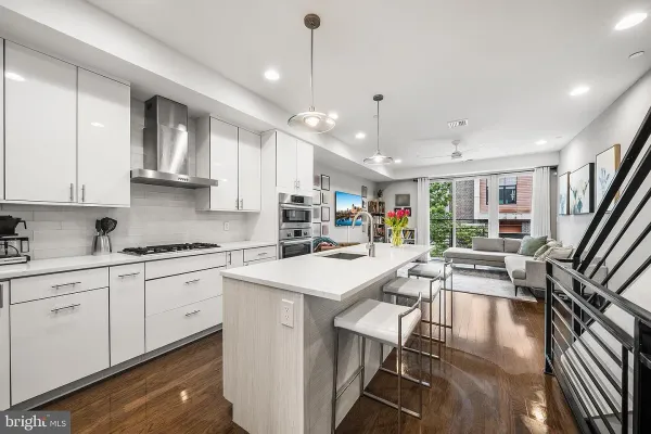 $624,999 | 1010 South 17th Street, Unit B, Philadelphia, PA 19146