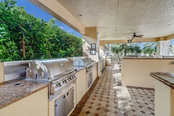 $1,150,000 | 517 Avellino Isles Circle, Unit 35101, Naples, FL 34119