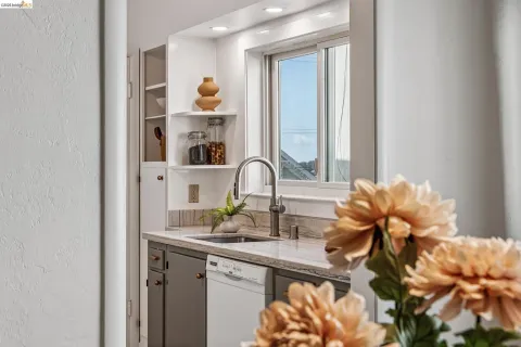 $899,000 | 1519 Oxford Street, Unit E, Berkeley, CA 94709