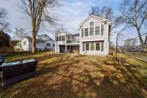 $880,000 | 5911 Bond Court, Alexandria, VA 22315