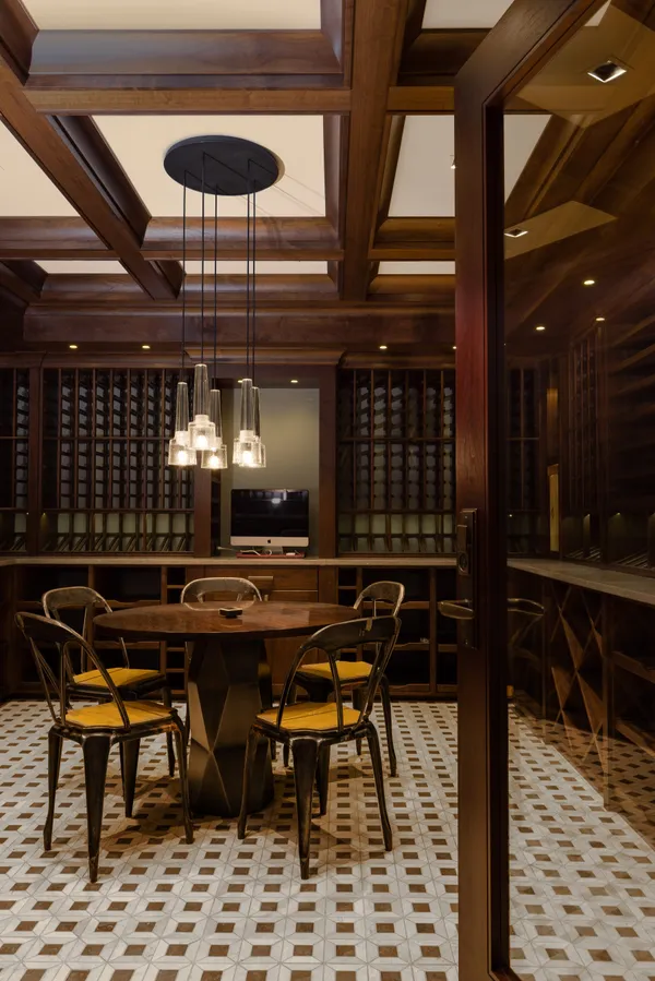 a view of a dinning tables and chairs in a patio