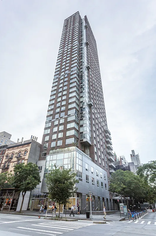 360 East 88th Street, Unit 9B Manhattan, NY 10128 - Photo 16 of 25