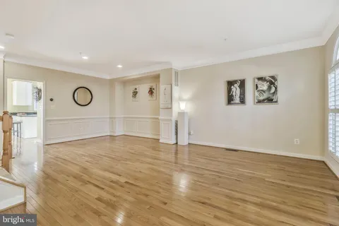 $925,000 | 8847 Ashgrove House Lane, Vienna, VA 22182