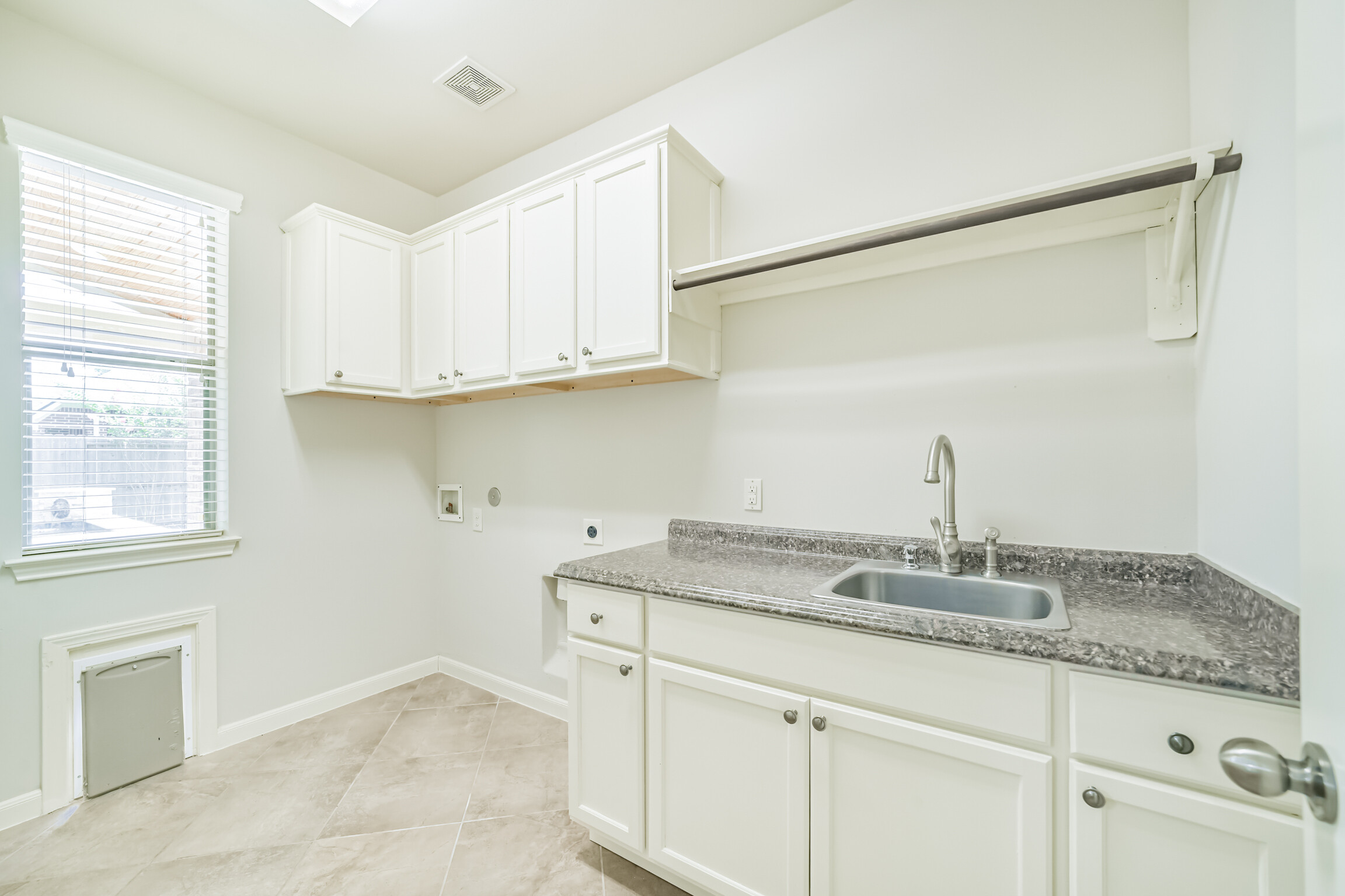 13607 Breakwater Path Loop Houston, TX 77044 - Photo 36 of 47