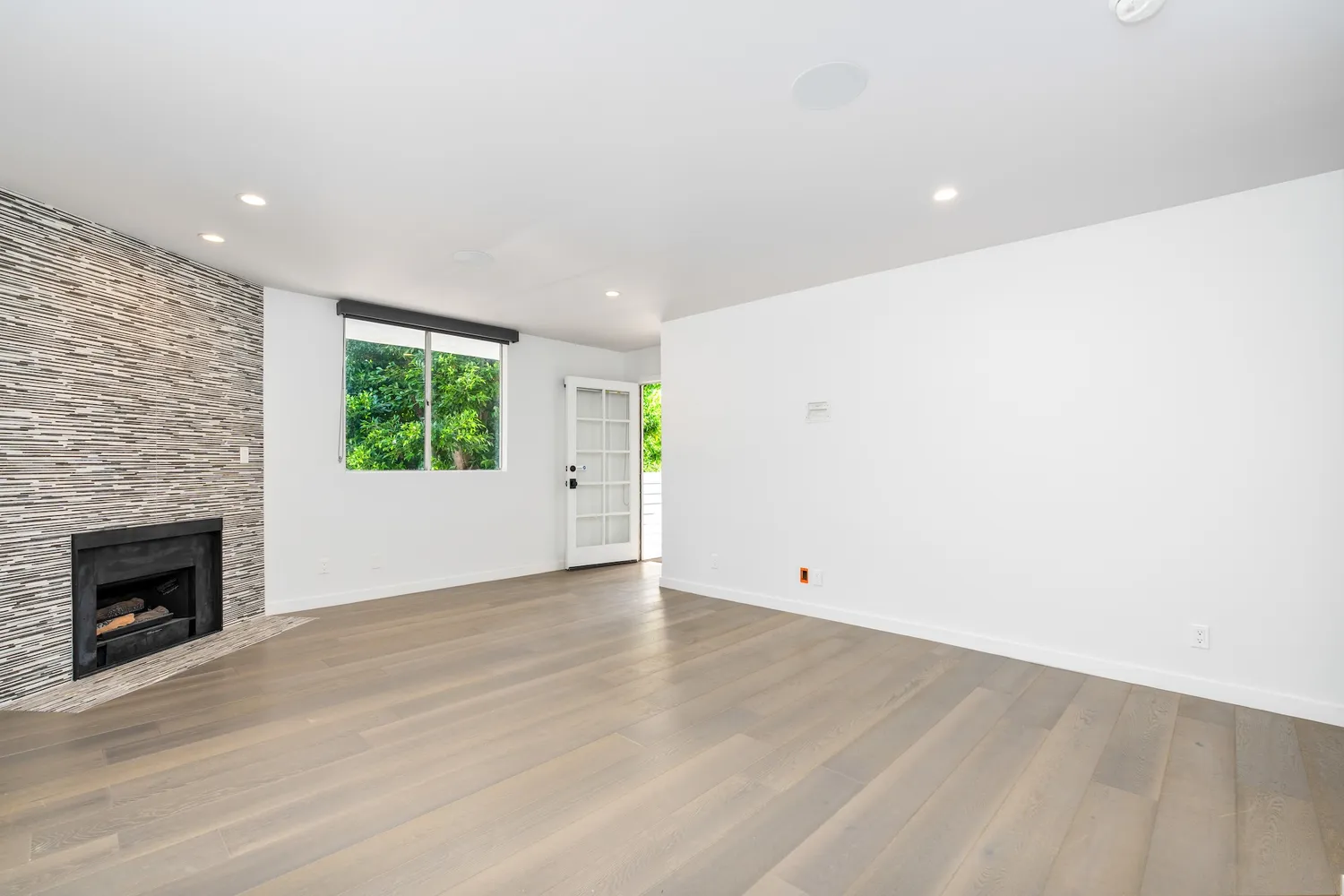 $1,025,000 | 1129 Larrabee Street, Unit 6, West Hollywood, CA 90069