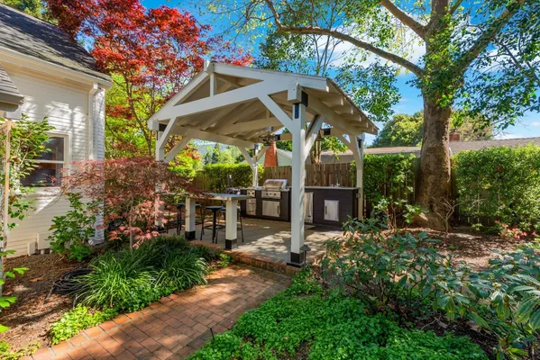 $3,050,000 | 4011 East 3rd Avenue, Napa, CA 94558