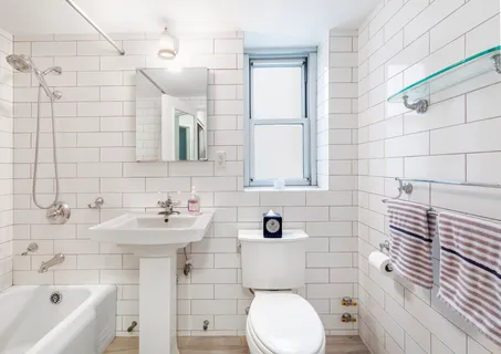 $895,000 | 11 5th Avenue, Unit 4C | Greenwich Village