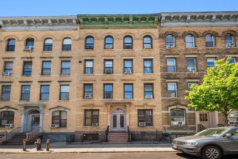 $3,950,000 | 19 Clifford Place | Greenpoint