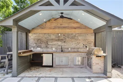 $315,000 | 1117 Ninth Street, Unit 202, New Orleans, LA 70115