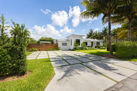 $1,295,000 | 6055 Southwest 38th Street, Miami, FL 33155