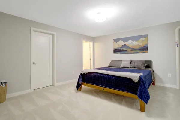 $2,000,000 | 4715 38th Street North, Arlington, VA 22207