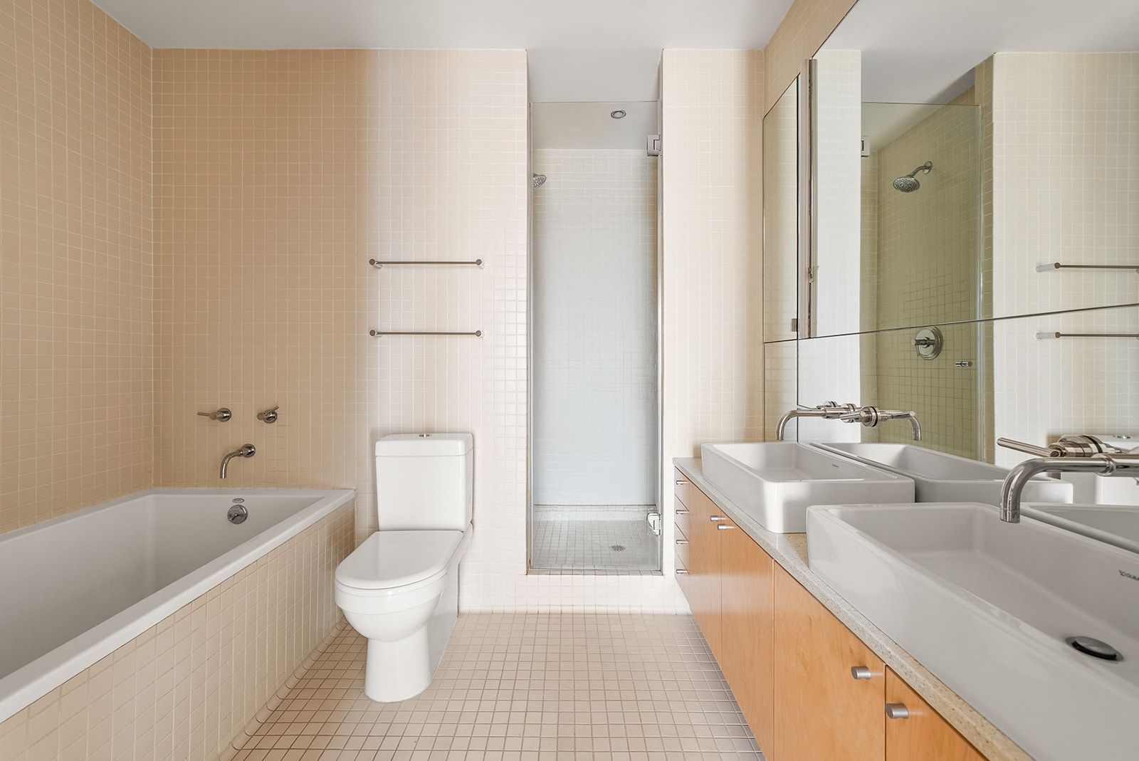 315 West 36th Street, Unit 14A Manhattan, NY 10018 - Photo 7 of 11