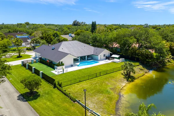 $2,925,000 | 9201 Southwest 102nd Street, Miami, FL 33176