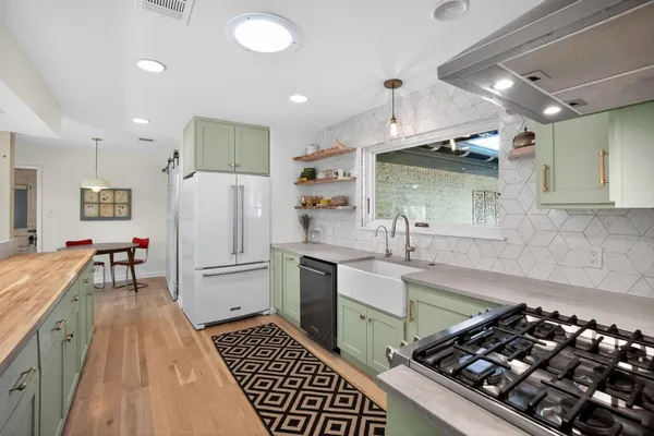 $1,444,000 | 2104 4 Oaks Lane, Austin, TX 78704