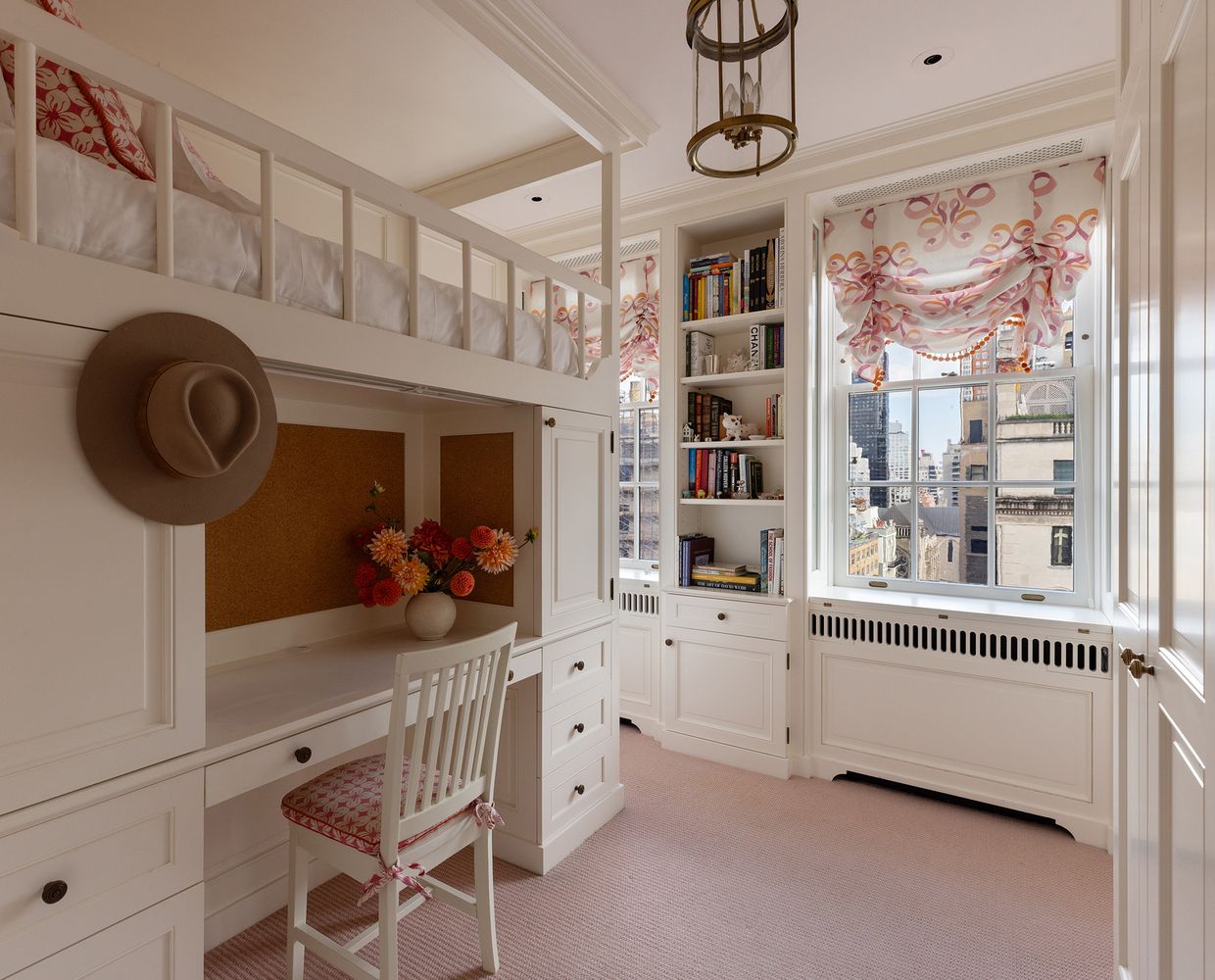 a picture of a wall with a white wall