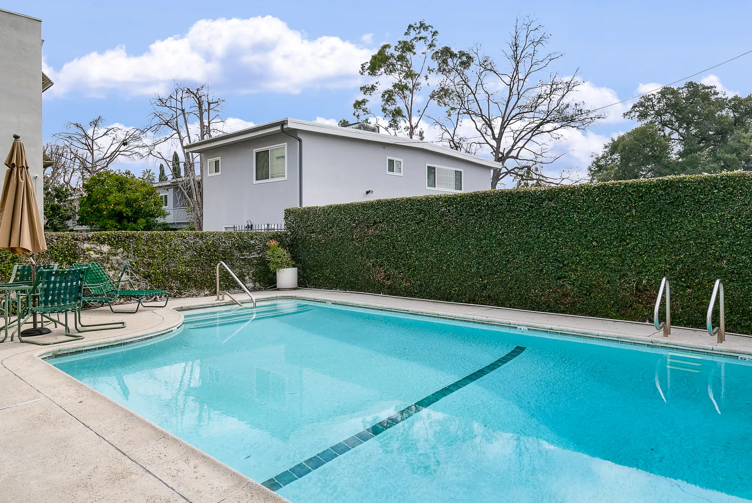 $979,000 | 385 South Oakland Avenue, Unit 205, Pasadena, CA 91101