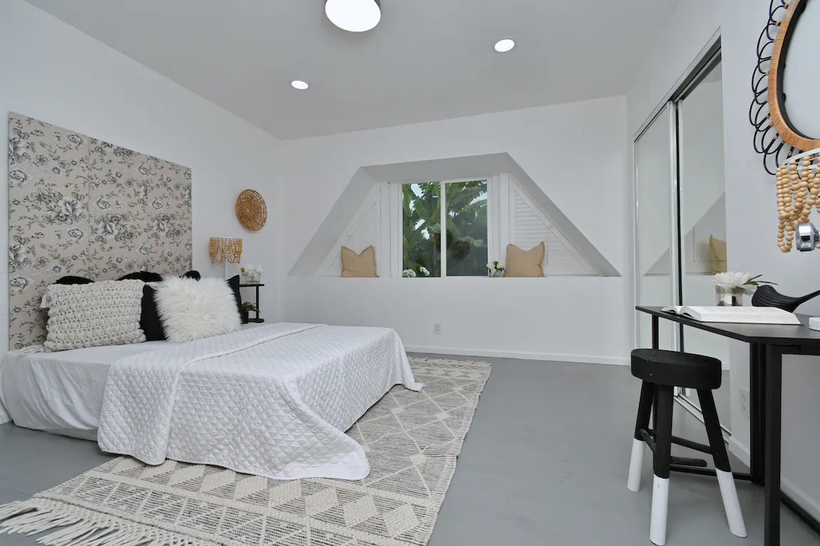 $2,599,000 | 4053 Harclare Lane, Encino, CA 91436