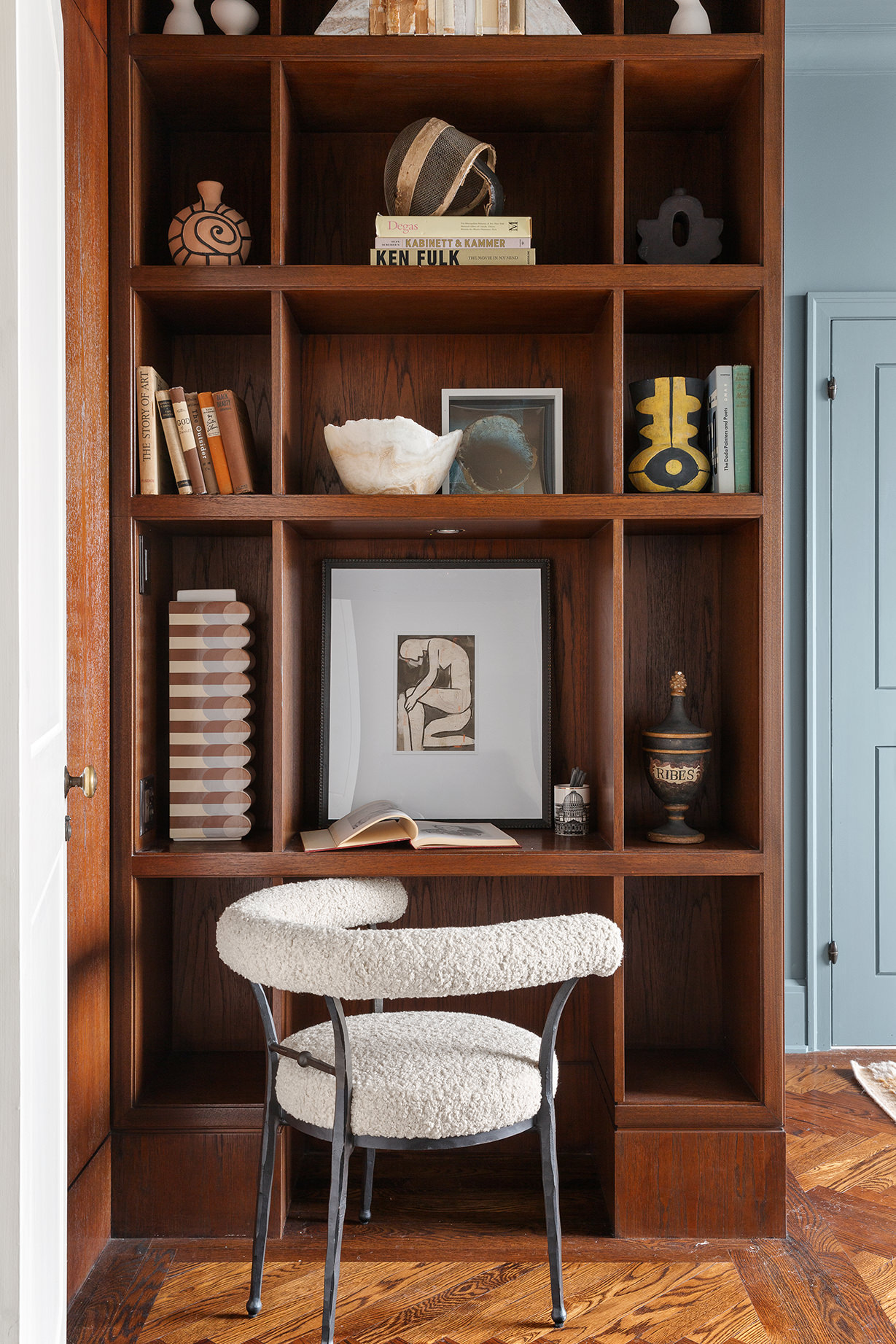 14 East 90th Street, Unit PHW Manhattan, NY 10128 - Photo 17 of 25 a view of a dining room with furniture