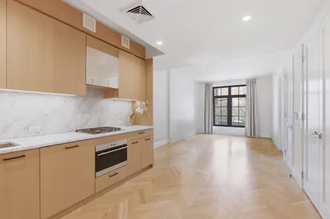$750,000 | 300 West 122nd Street, Unit 4F | Harlem