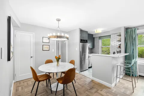 $1,229,000 | 2 Charlton Street, Unit 5A | Hudson Square