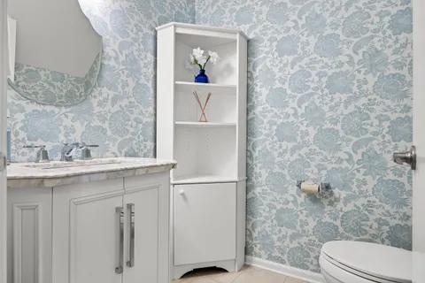 Contact Agent | 3704 Fenwick Lane, Mount Laurel, NJ 08054