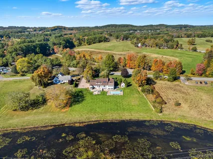 $2,400,000 | 6 Lynbrook Road, Southborough, MA 01772