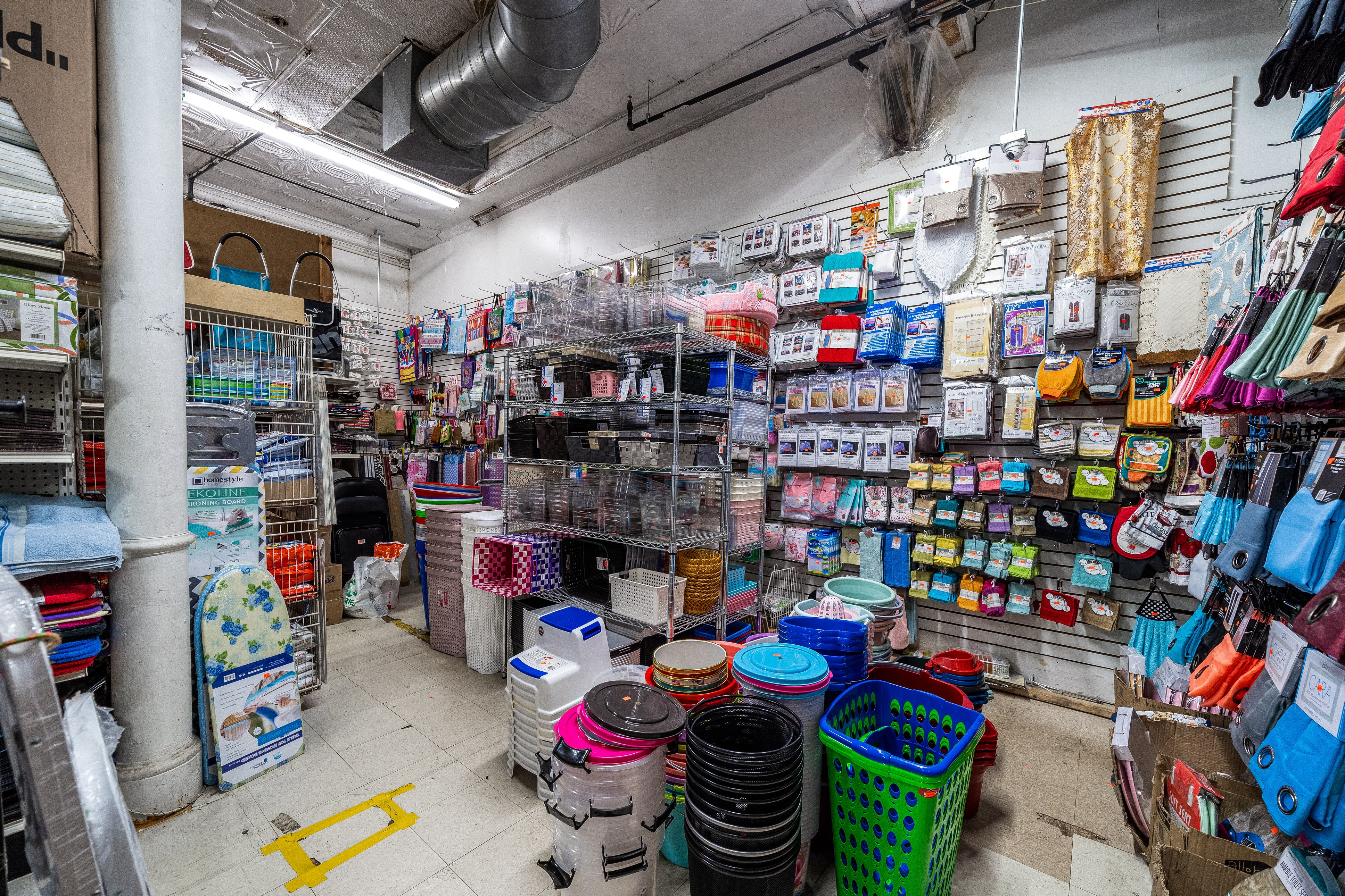 814 Summit Avenue Union City, NJ 07087 - Photo 7 of 23 a room filled with lots of different kinds of flowers